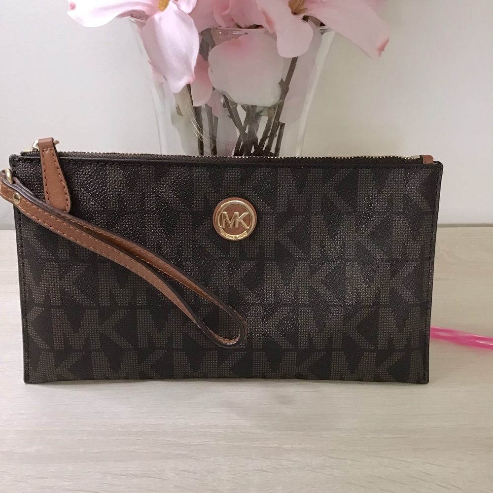 Michael Kors Wristlet